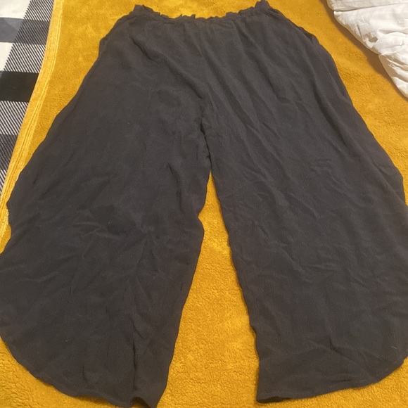 NWT beach pants with leg slit to the thigh - Picture 5 of 5